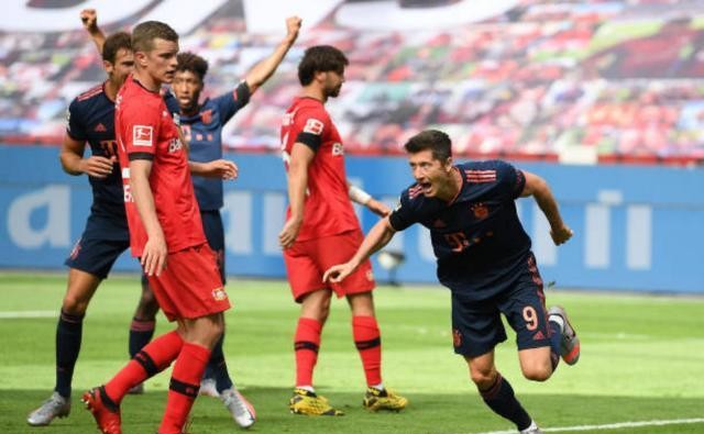  法兰克福边路传中制造德甲致命威胁  