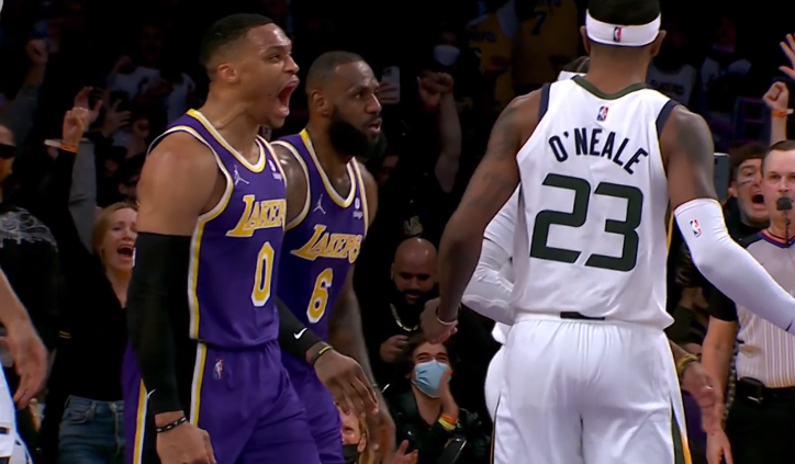  米切尔末节独揽14分，骑士逆转尼克斯夺三甲